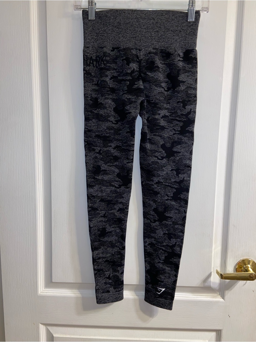 Gymshark Women’s High-Waisted Camo Leggings - Gray & Black - Size Small - GUC - Picture 3 of 7